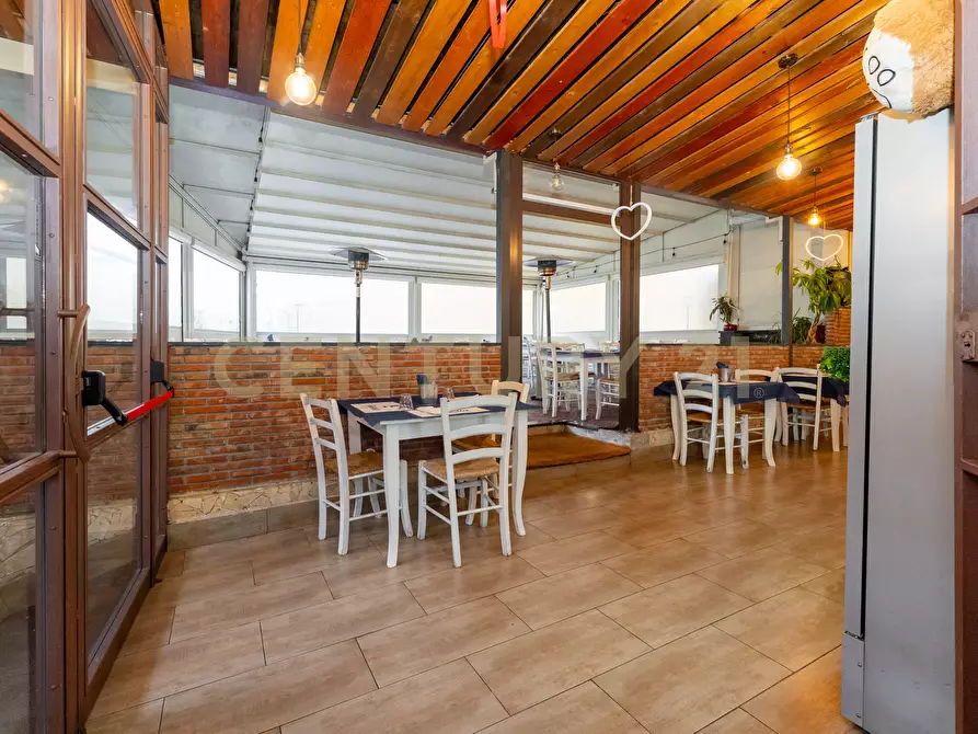 Immagine 15 di Pizzeria / Pub in vendita  in Via Umberto 80 a Sant'agata Li Battiati