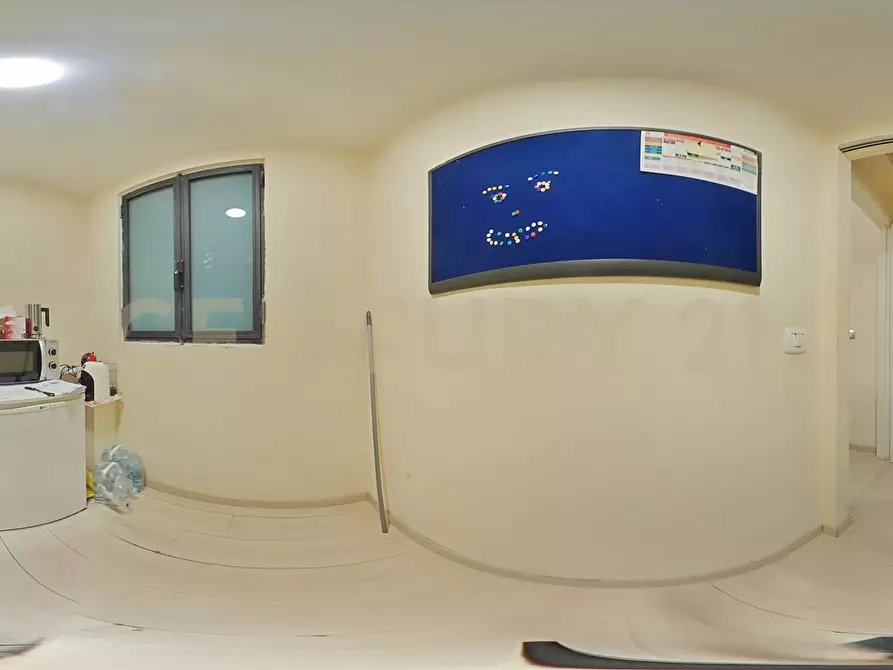 Immagine 39 di Locale commerciale in vendita  in Corso delle Province 23 a Catania