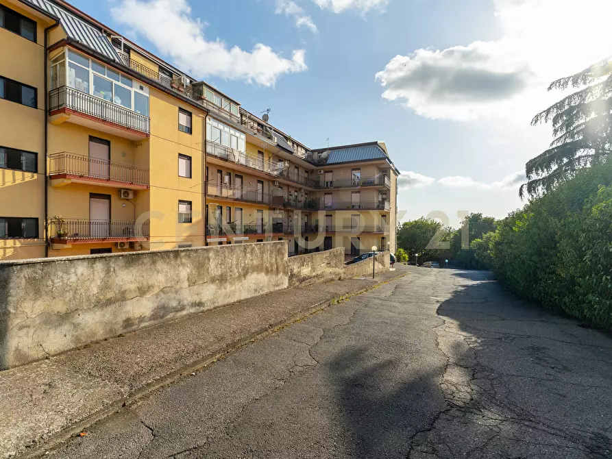 Immagine 4 di Pentalocale in vendita  in Via Cesare Battisti 34 a Belpasso