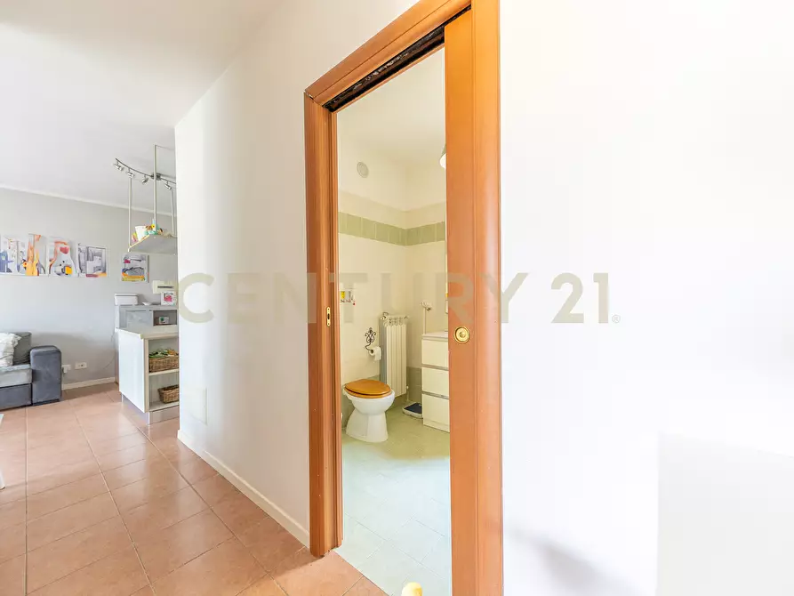 Immagine 18 di Bilocale in vendita  in Via Raffaello Liberti 163 a Roma