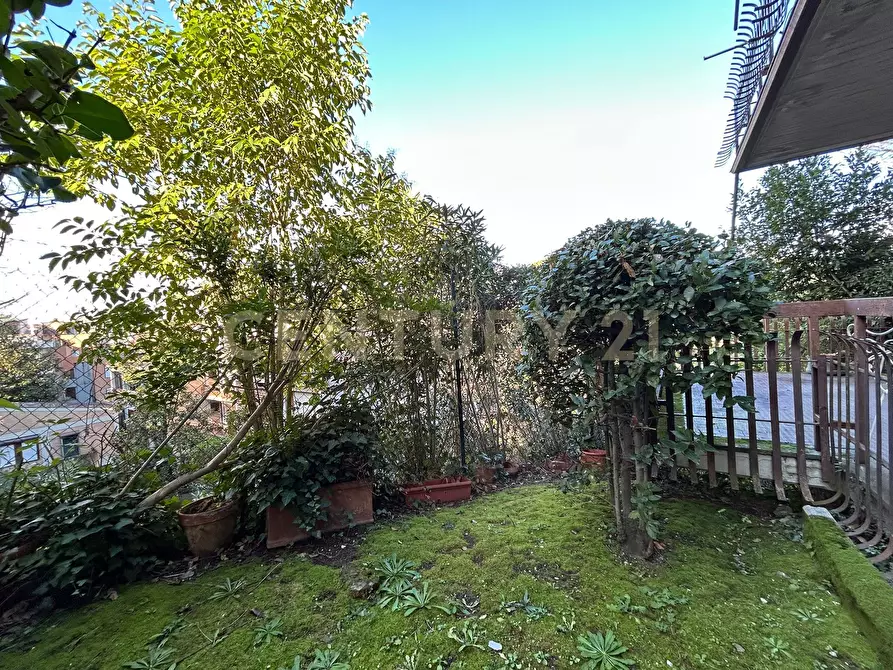 Immagine 8 di Pentalocale in vendita  in via della Camilluccia a Roma