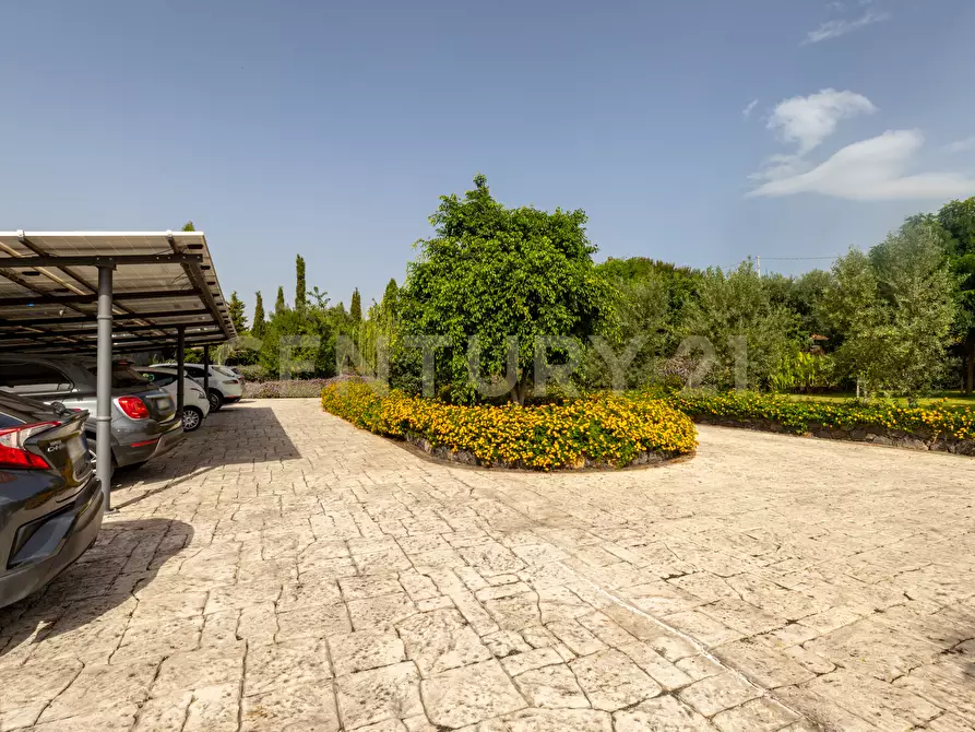 Immagine 74 di Villa in vendita  in Via Brinzio 20 a Aci Catena