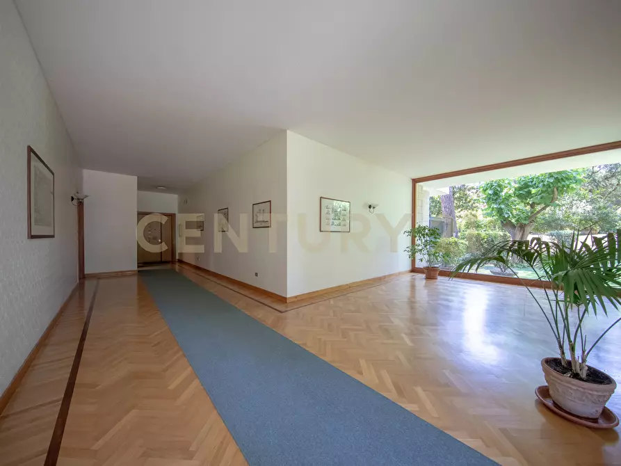 Immagine 48 di Pentalocale in vendita  in Viale Cortina d'Ampezzo 135 a Roma