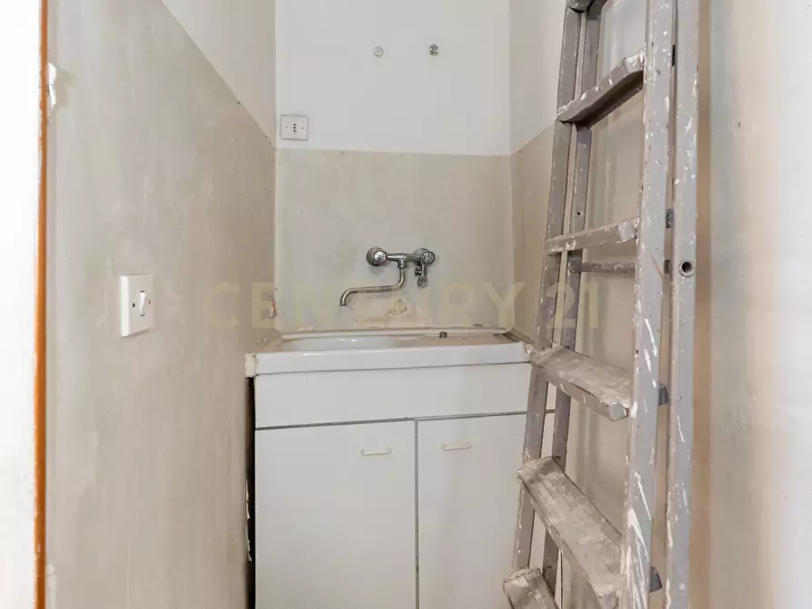 Immagine 85 di Quadrilocale in vendita  in Stradale Cravone 105 a Catania