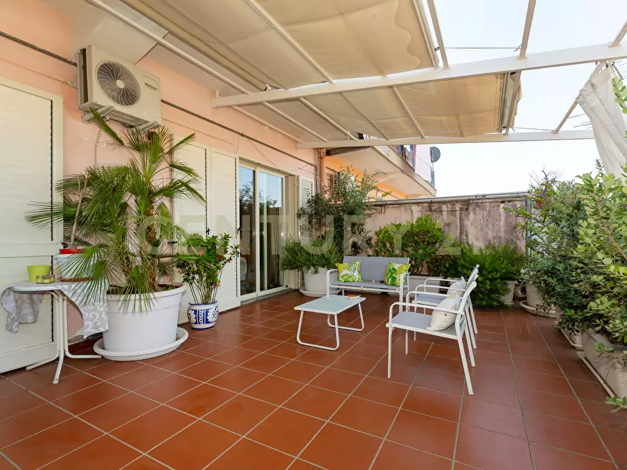 Immagine 15 di Pentalocale in vendita  in Via Salvatore Vigo 106 a Acireale