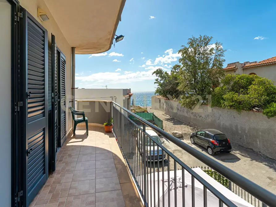 Immagine 28 di Trilocale in vendita  in Via Spiaggia 306 a Catania