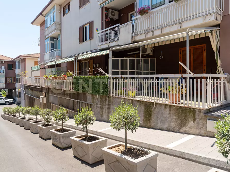 Immagine 28 di Quadrilocale in vendita  in Via Nazionale 32 a Aci Castello