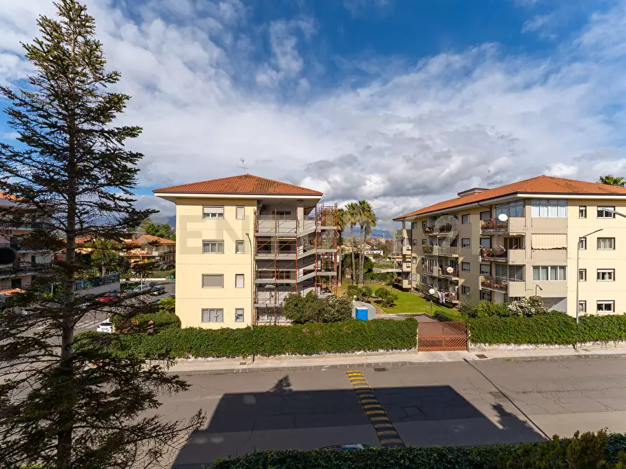 Immagine 34 di Pentalocale in vendita  in Via Nino Martoglio 13 a Valverde