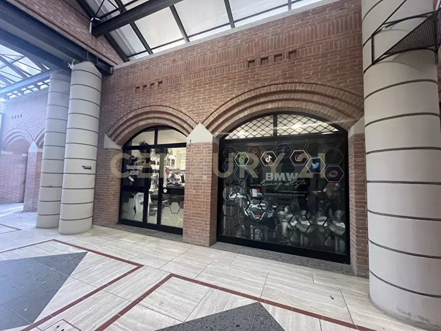 Immagine 1 di Locale commerciale in vendita  in Via Ponte Giorgini a Castiglione Della Pescaia