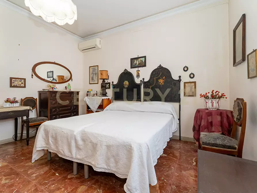 Immagine 44 di Pentalocale in vendita  in Via Redentore 15 a Catania