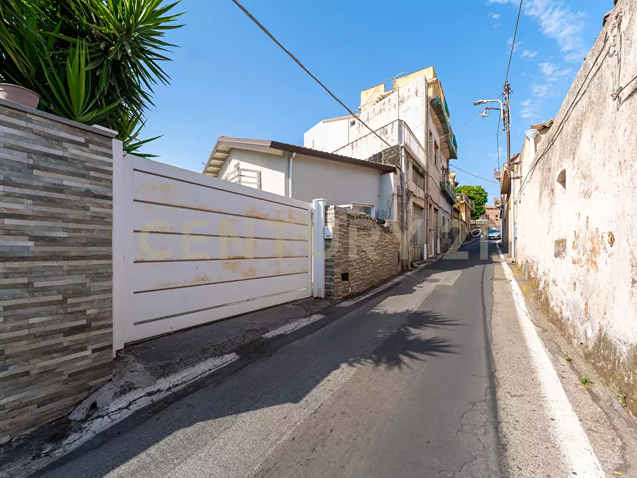 Immagine 2 di Villa in vendita  in Via Immacolata a Catania