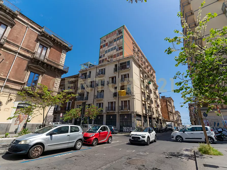 Immagine 1 di Pentalocale in vendita  in Via Antonino di Sangiuliano 54 a Catania