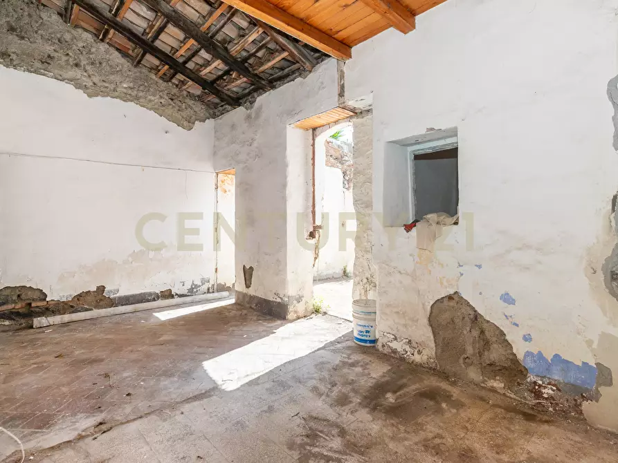 Immagine 28 di Casa indipendente in vendita  in Via Duca di Massa 17/19 a Aci Castello