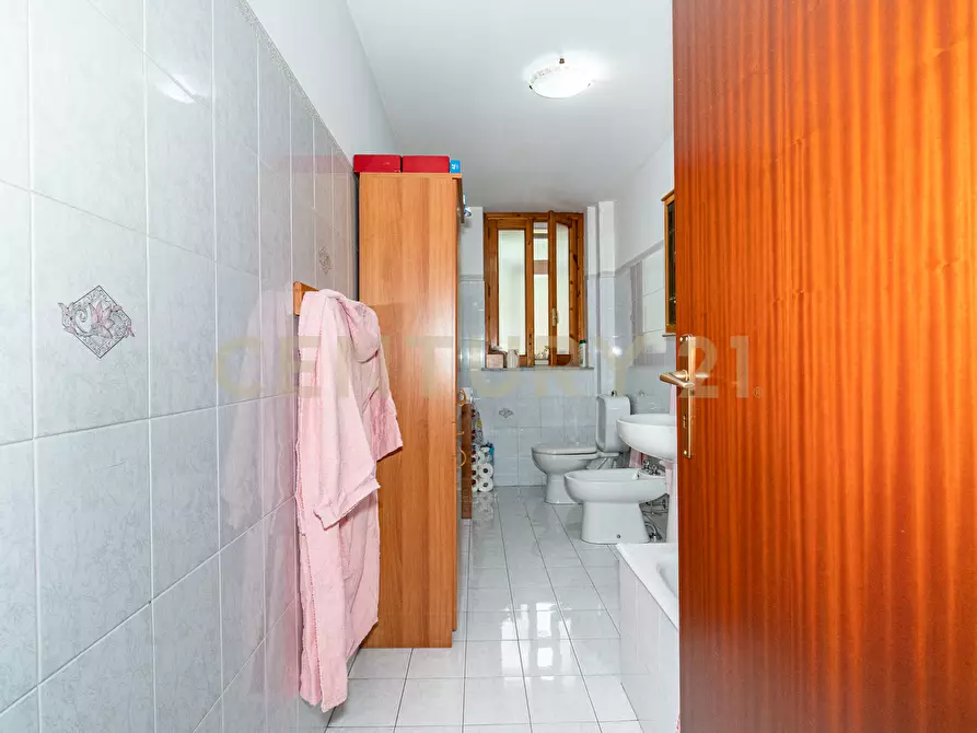 Immagine 10 di Appartamento in vendita  in Via Finocchiari 102 a Aci Catena