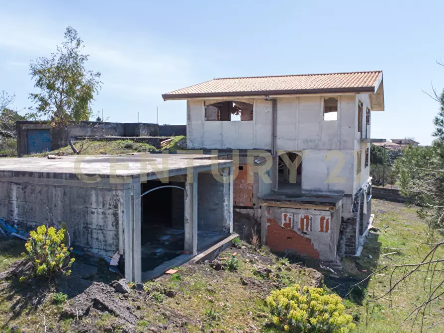 Immagine 14 di Palazzo in vendita  in Via dell'Aria snc a Pedara
