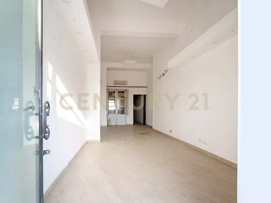 Immagine 1 di Locale commerciale in vendita  in Via Nizzeti a Tremestieri Etneo