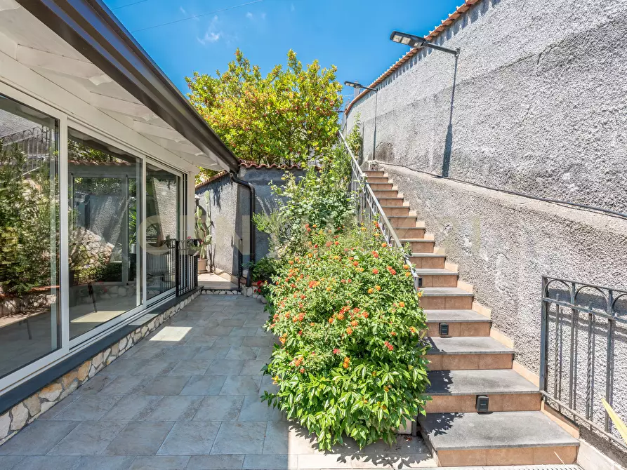 Immagine 27 di Villa in vendita  in Via Monpeluso 8 a Nicolosi