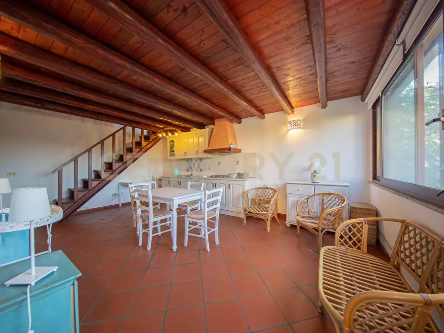 Immagine 5 di Casa indipendente in vendita  in Via Madrid a San Teodoro