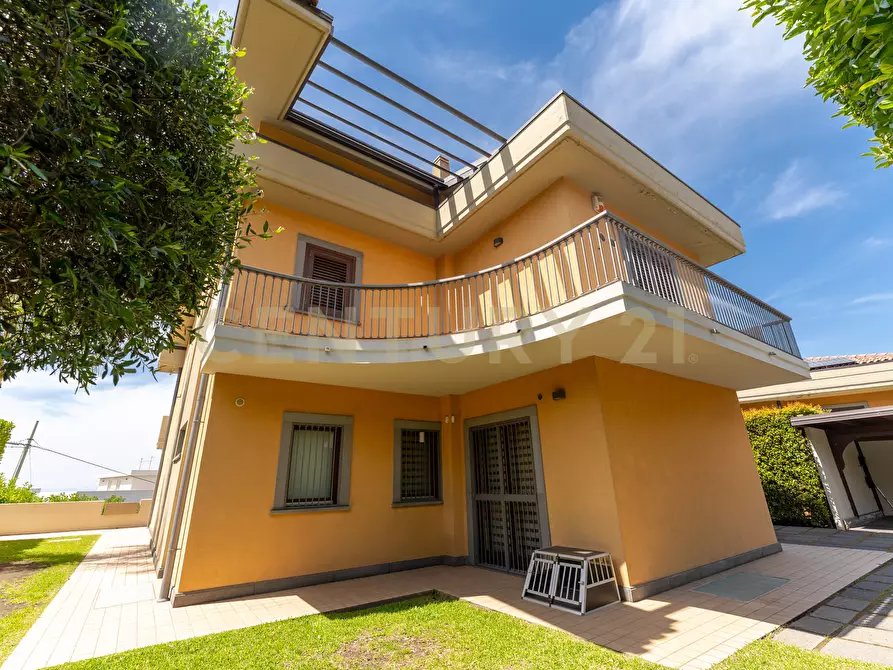 Immagine 14 di Villa in vendita  in Via Scala 58 a San Gregorio Di Catania