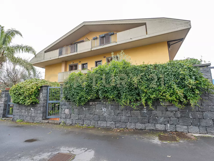 Immagine 1 di Casa bifamiliare in vendita  in Via A. di Sangiuliano 68 a Sant'agata Li Battiati