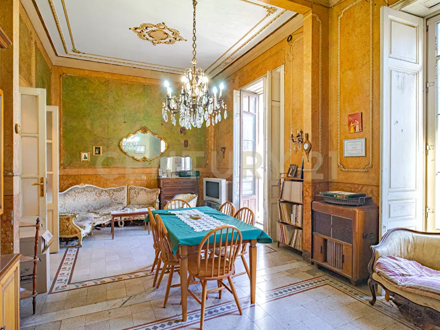 Immagine 4 di Pentalocale in vendita  in Via Francesco Riso 34 a Catania