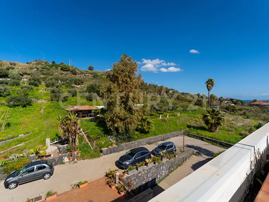 Immagine 76 di Appartamento in vendita  in Via Stazione 12 a Aci Castello