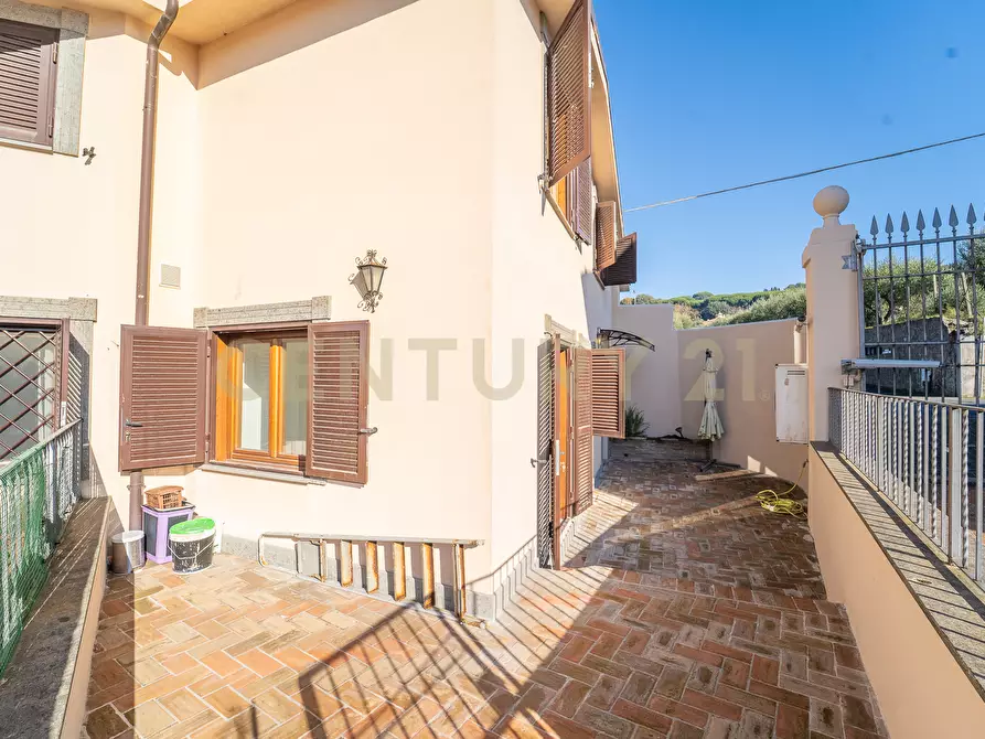 Immagine 38 di Casa bifamiliare in vendita  in Via Appia Nuova 17 a Albano Laziale
