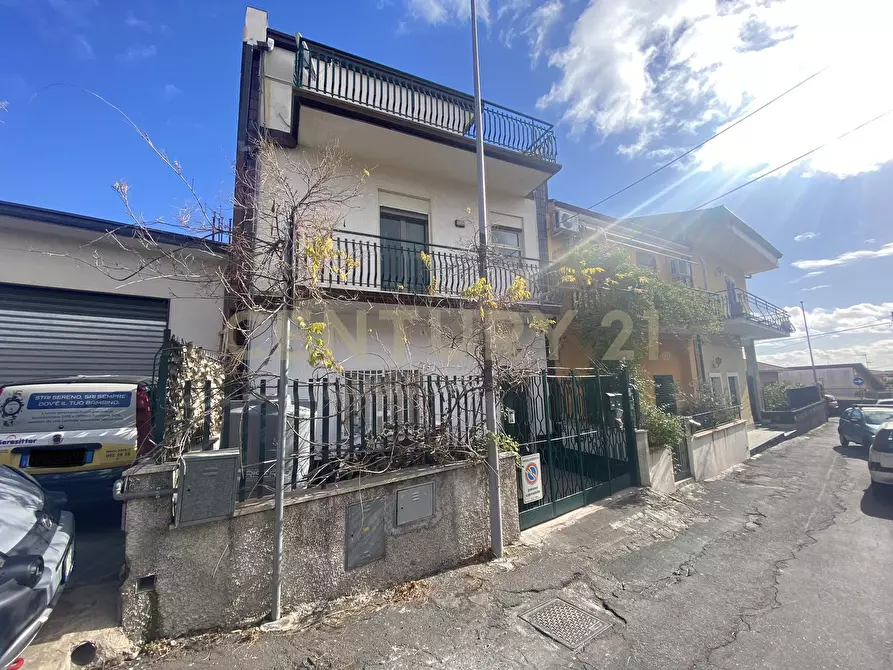 Immagine 2 di Porzione di casa in vendita  in Via Angelo Musco 7 a Mascalucia
