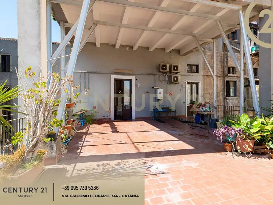Immagine 105 di Pentalocale in vendita  in Via Etnea 196 a Catania