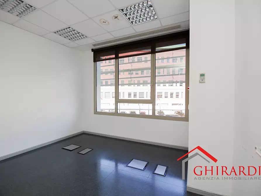 Immagine 19 di Ufficio in vendita  in VIA E. ALBARETO 21 a Genova