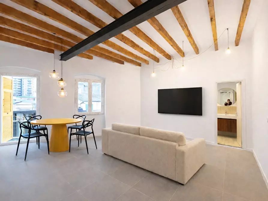 Immagine 1 di Bilocale in affitto  in Via Chiaravagna 19 a Genova