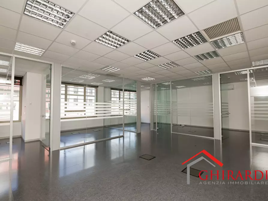 Immagine 1 di Ufficio in vendita  in VIA E. ALBARETO 21 a Genova