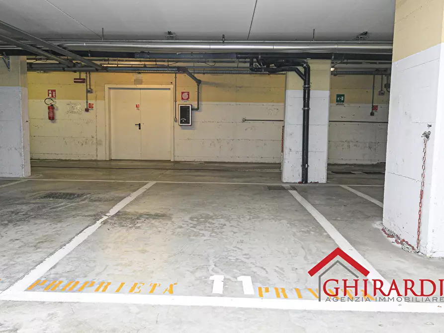 Immagine 11 di Garage in vendita  in Via Bombrini a Genova