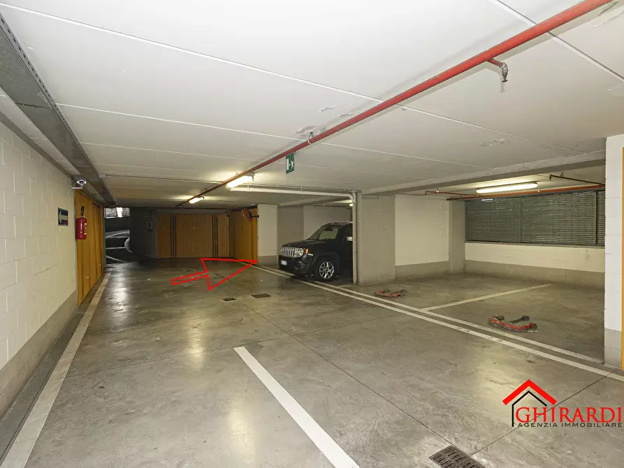 Immagine 3 di Garage in vendita  a Genova