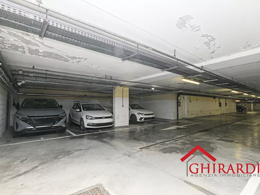 Immagine 22 di Garage in vendita  in Via Bombrini a Genova