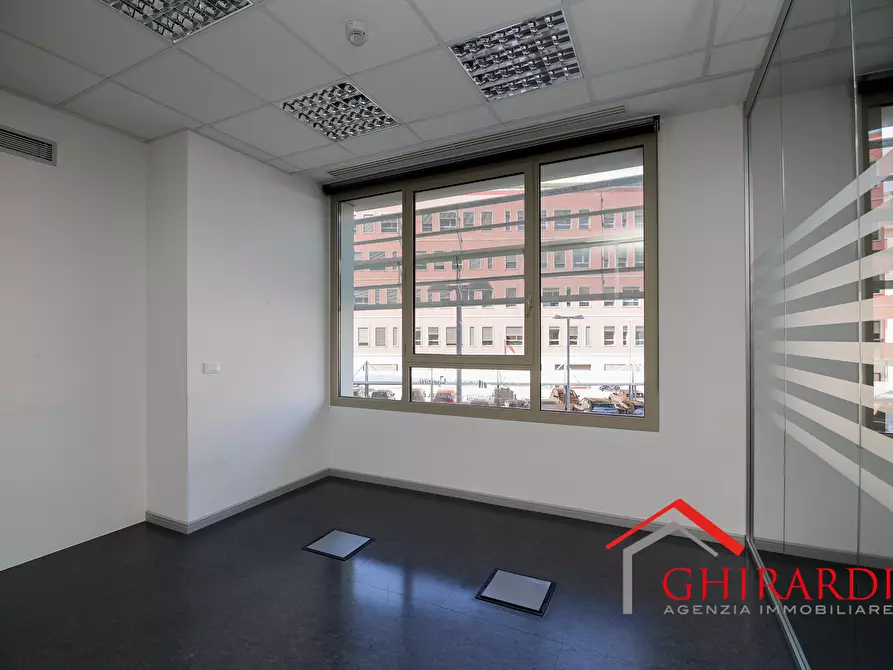 Immagine 16 di Ufficio in vendita  in VIA E. ALBARETO 21 a Genova