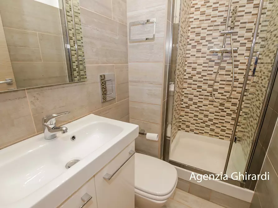 Immagine 28 di Quadrilocale in affitto  in Via Briscata 28 a Genova