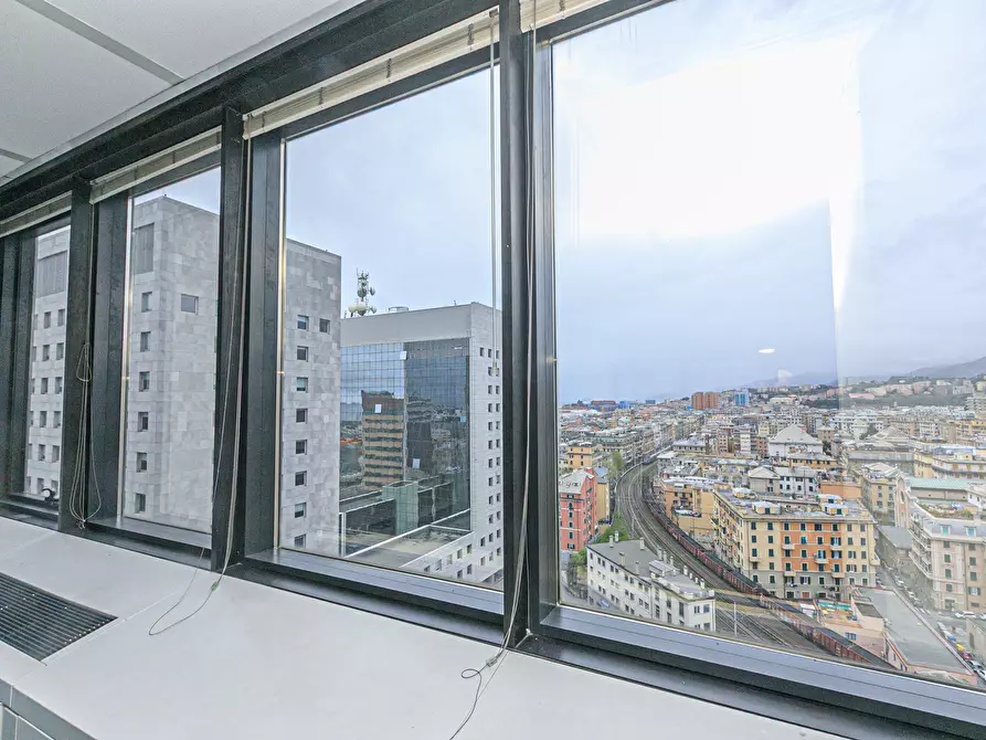 Immagine 29 di Ufficio in affitto  in VIA DE MARINI 1 a Genova