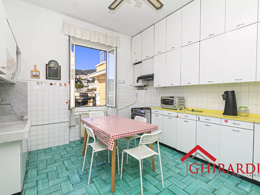 Immagine 9 di Quadrilocale in vendita  in Piazza Cristoforo Bonavino 11 a Genova