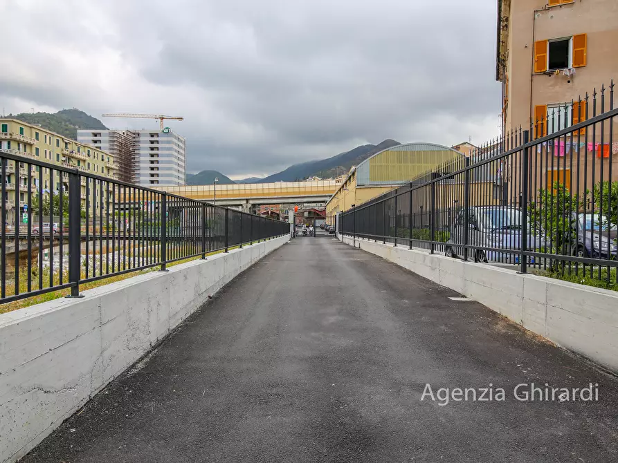 Immagine 3 di Garage in affitto  in Via Pier Domenico da Bissone 36R a Genova