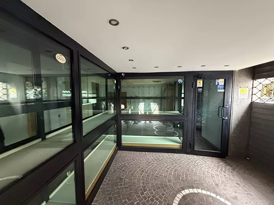 Immagine 16 di Locale commerciale in vendita  in via vittorio veneto a Nettuno