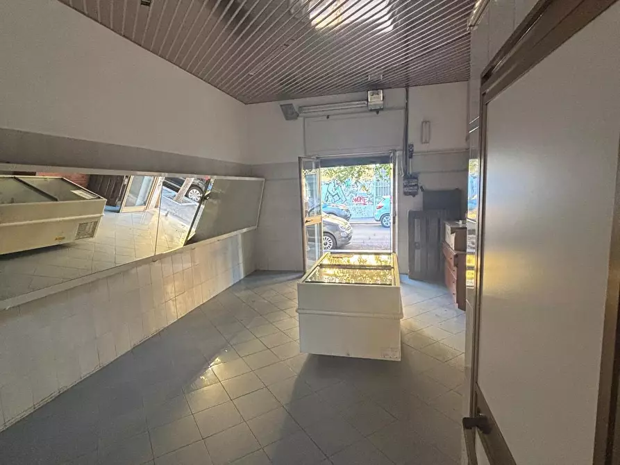 Immagine 3 di Locale commerciale in vendita  in Via Vittorio Veneto 43 a Nettuno