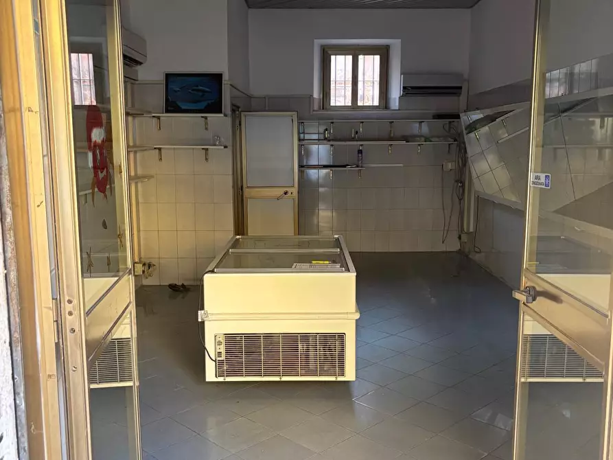 Immagine 12 di Locale commerciale in vendita  in Via Vittorio Veneto 43 a Nettuno