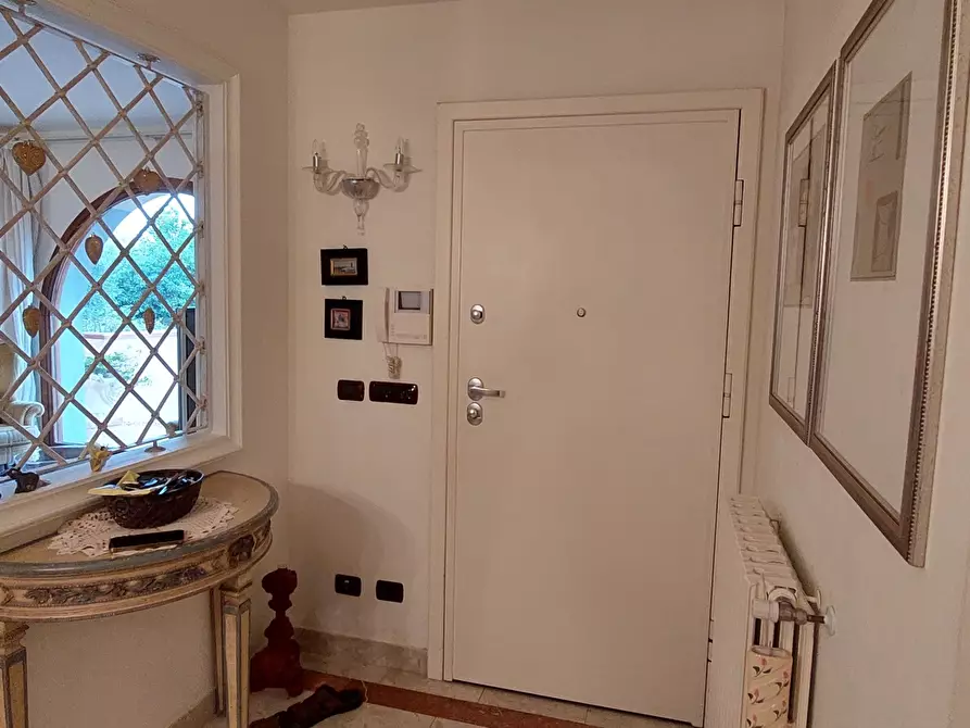 Immagine 26 di Villa in vendita  a Livorno