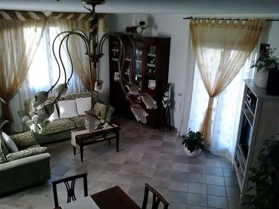 Immagine 9 di Villa in vendita  a Livorno