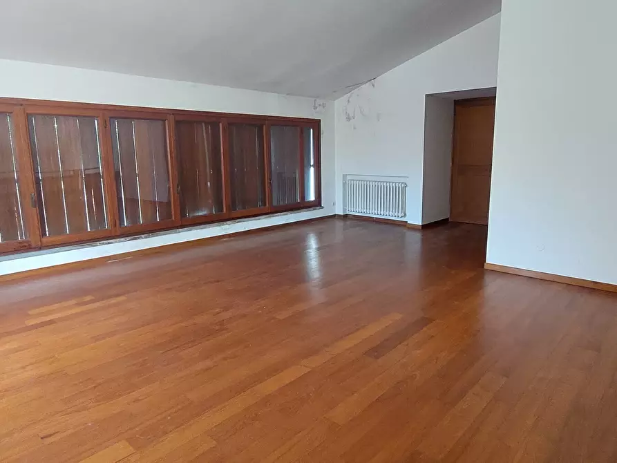 Immagine 16 di Casa indipendente in vendita  a Livorno