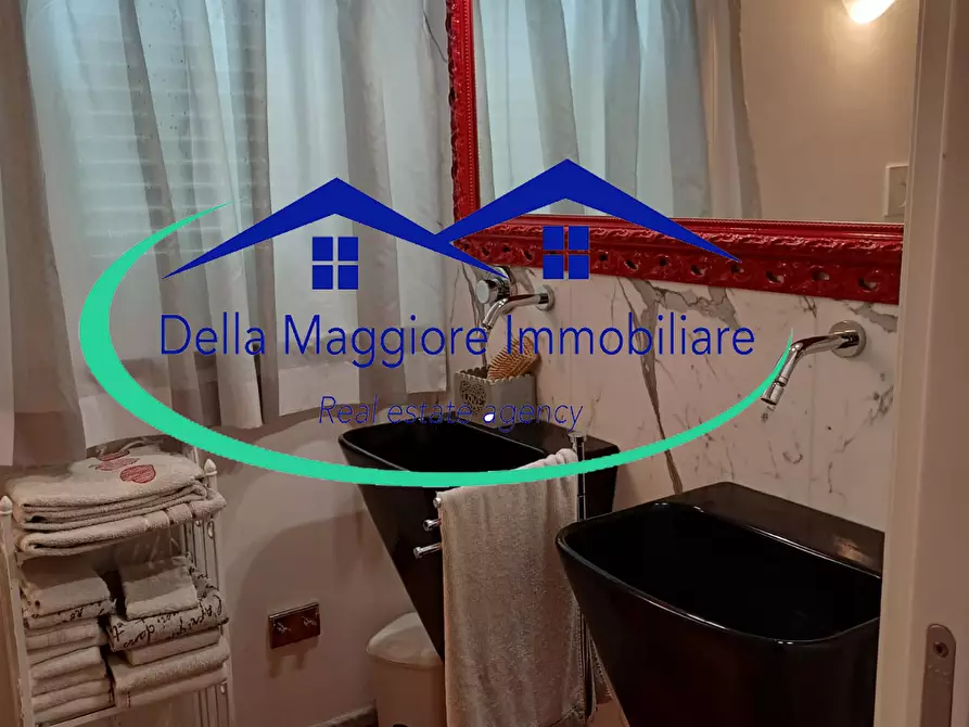 Immagine 27 di Villa in vendita  a Livorno