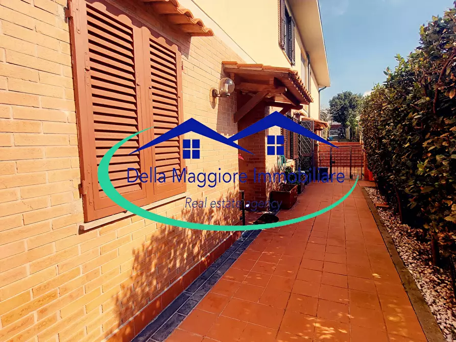 Immagine 9 di Porzione di casa in vendita  in via di quercianella a Livorno