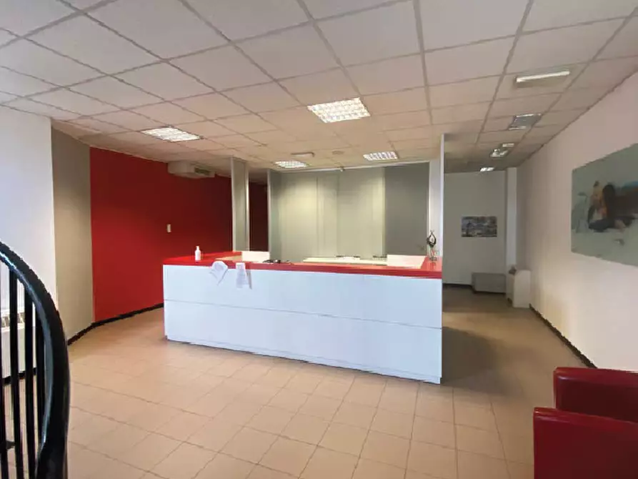 Immagine 2 di Capannone industriale in vendita  a Parma