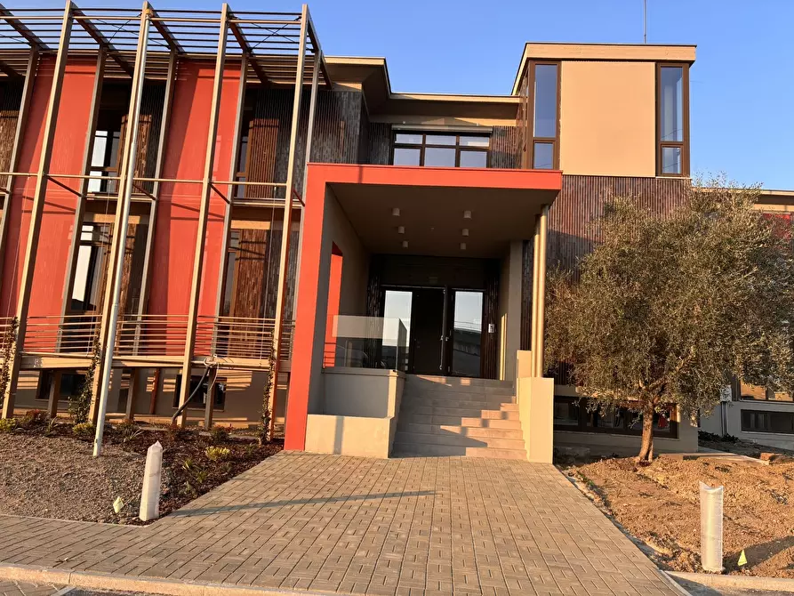 Immagine 2 di Ufficio in vendita  a Parma